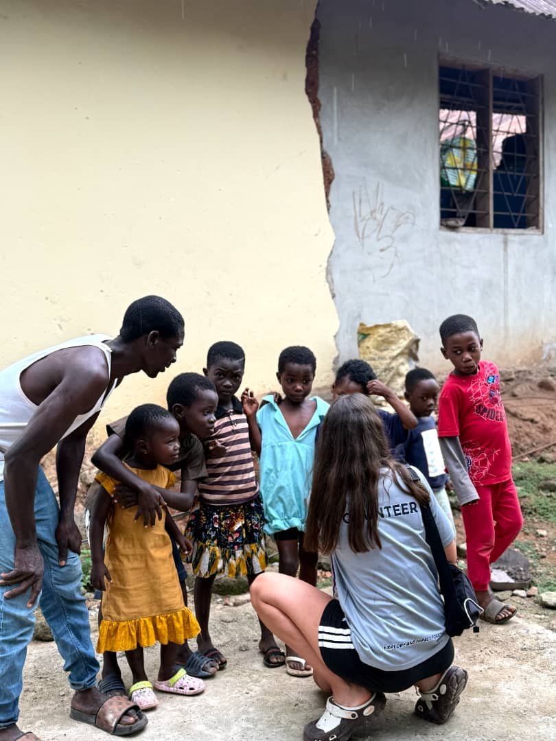 Daakyepa Initiative Ghana volunteer and community activity
