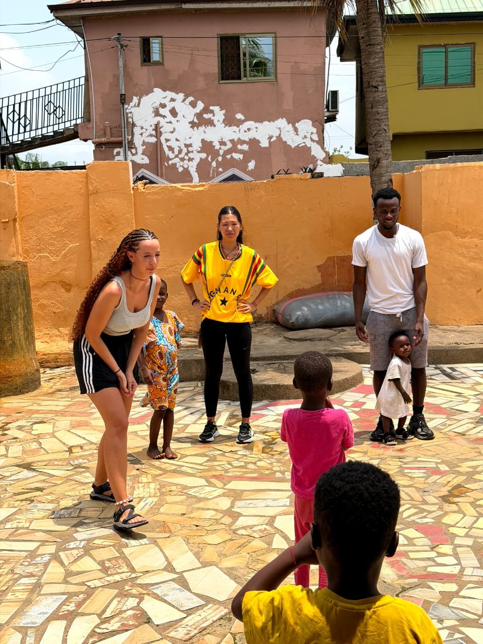 Daakyepa Initiative Ghana volunteer and community activity