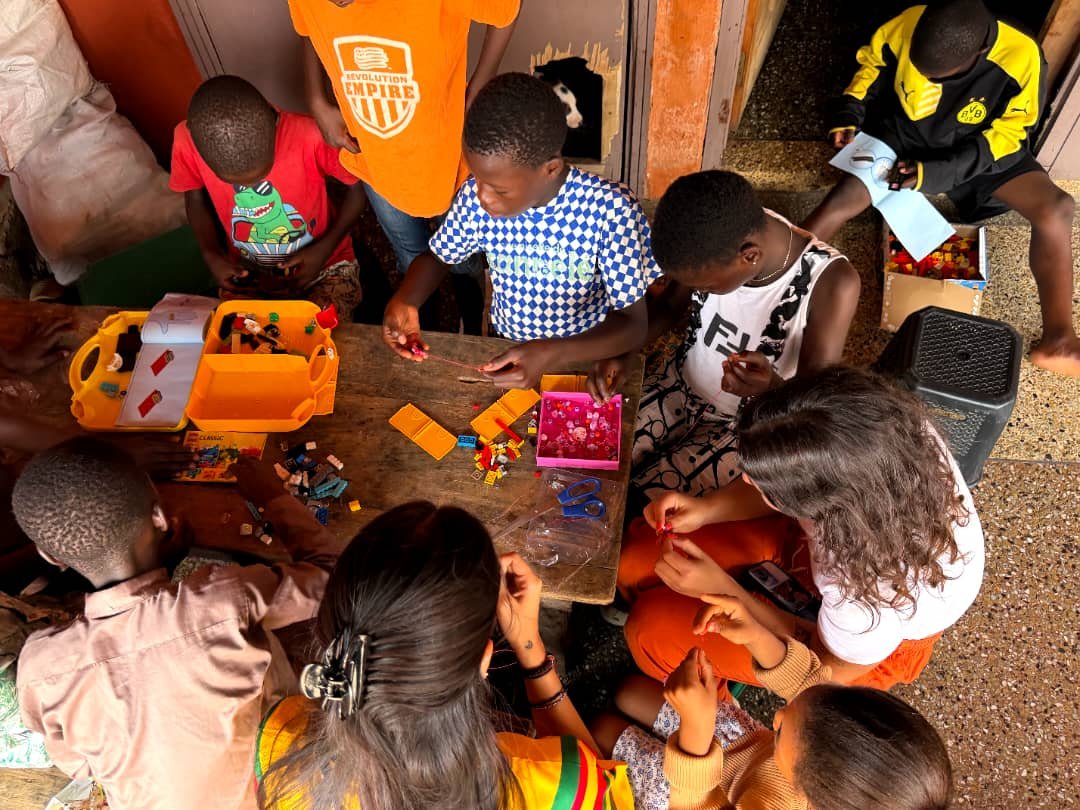 Daakyepa Initiative Ghana volunteer and community activity